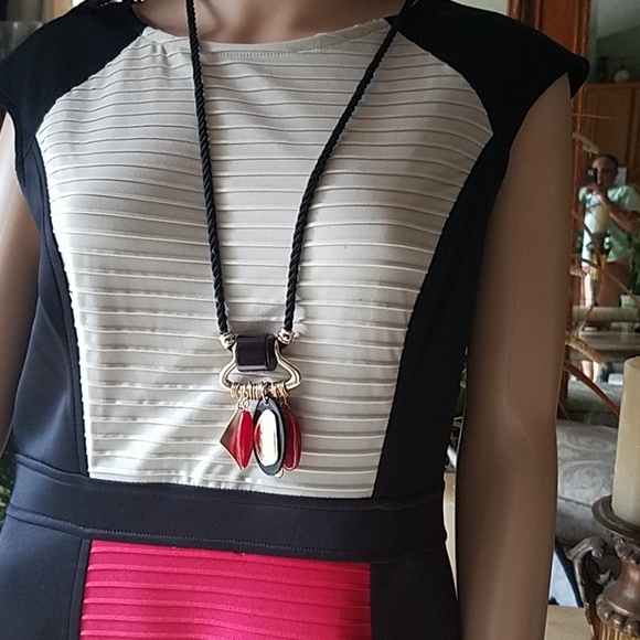 Dress - Picture 3 of 3